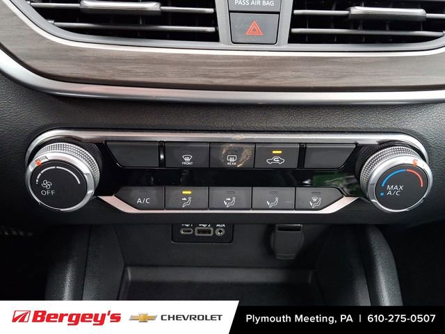 Used 2025 Nissan Altima 2.5 SV image 18