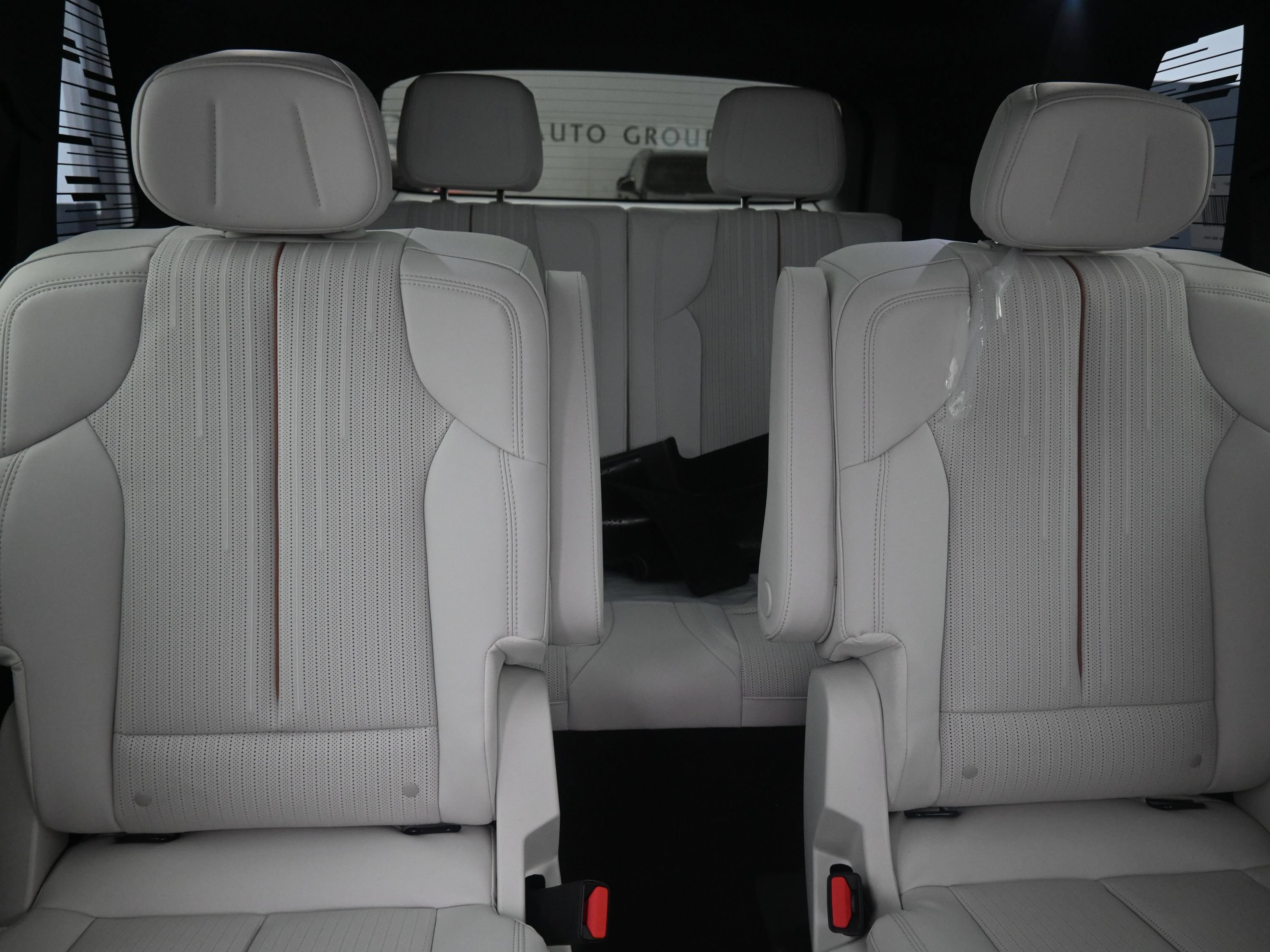 New 2026 Cadillac Vistiq Premium Luxury w/ LPO, Floor Liner Package AWD/4WD image 14