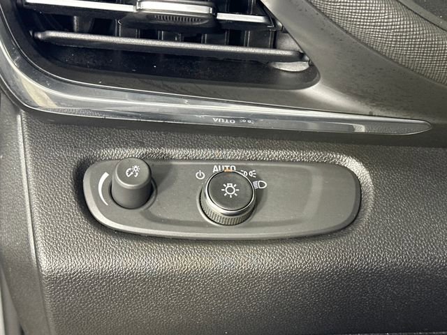 Used 2024 Buick Envista Preferred w/ Advanced Safety Package image 19