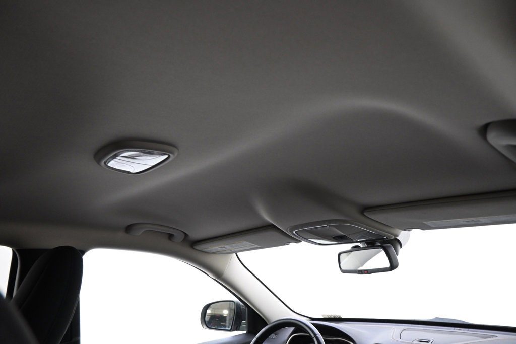 Used 2017 Jeep Cherokee Latitude w/ Safety/Convenience Group image 17