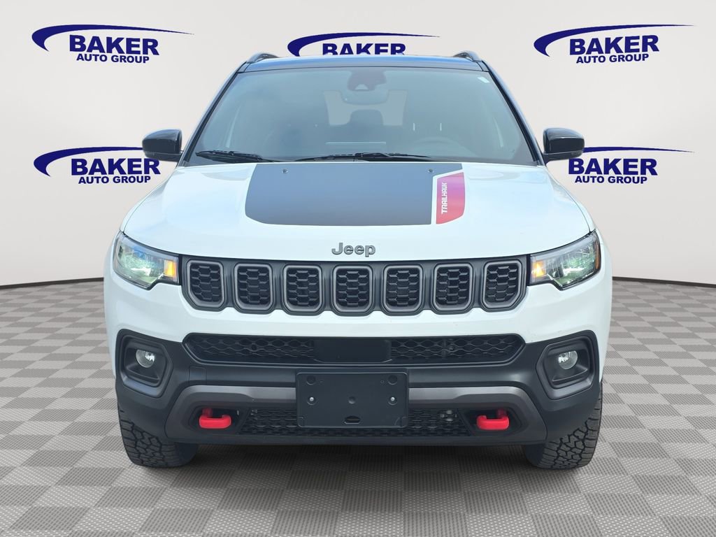 Used 2025 Jeep Compass Trailhawk image 8