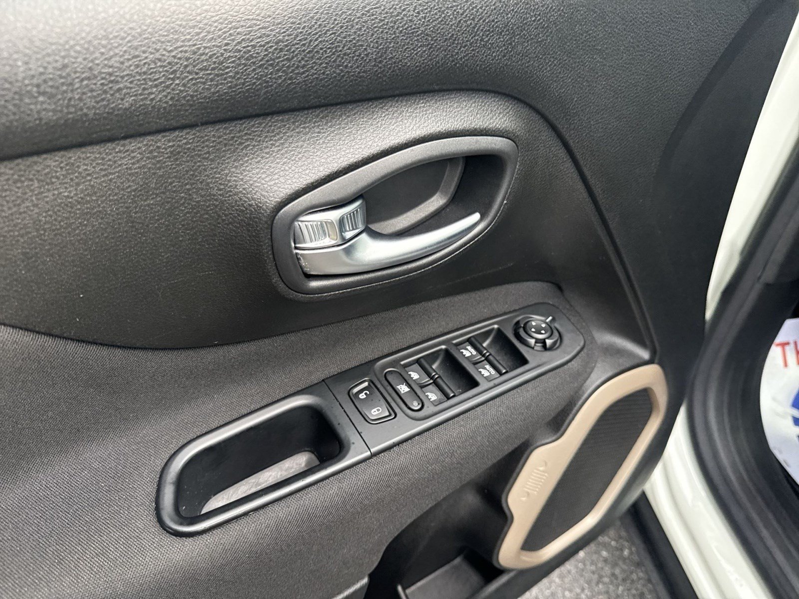 Used 2015 Jeep Renegade Sport w/ Power & Air Group AWD/4WD image 15