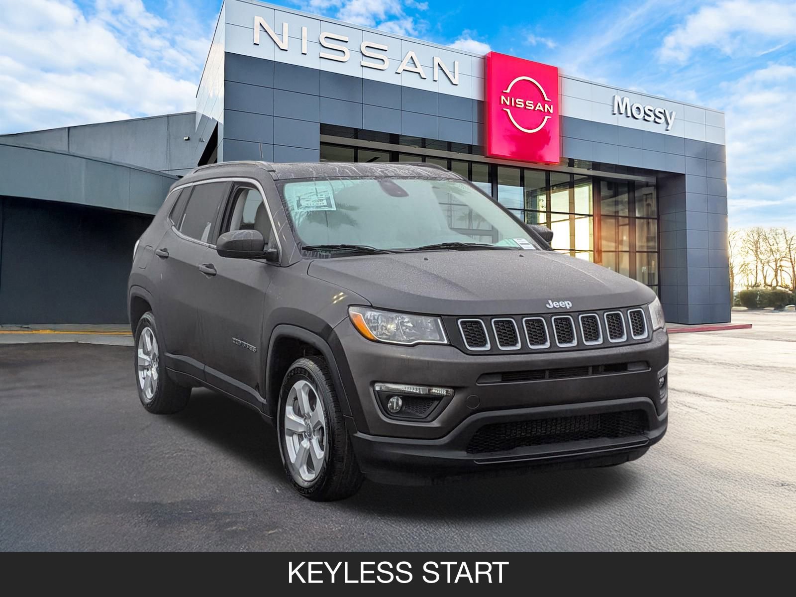Used 2020 Jeep Compass Latitude image 2