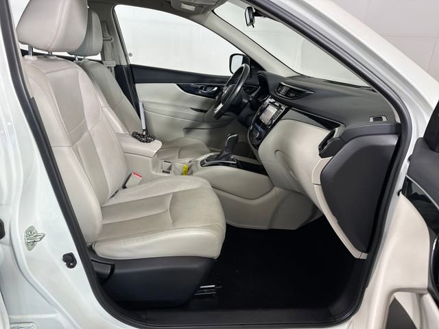 Used 2018 Nissan Rogue Sport SL w/ SL Premium Package image 28