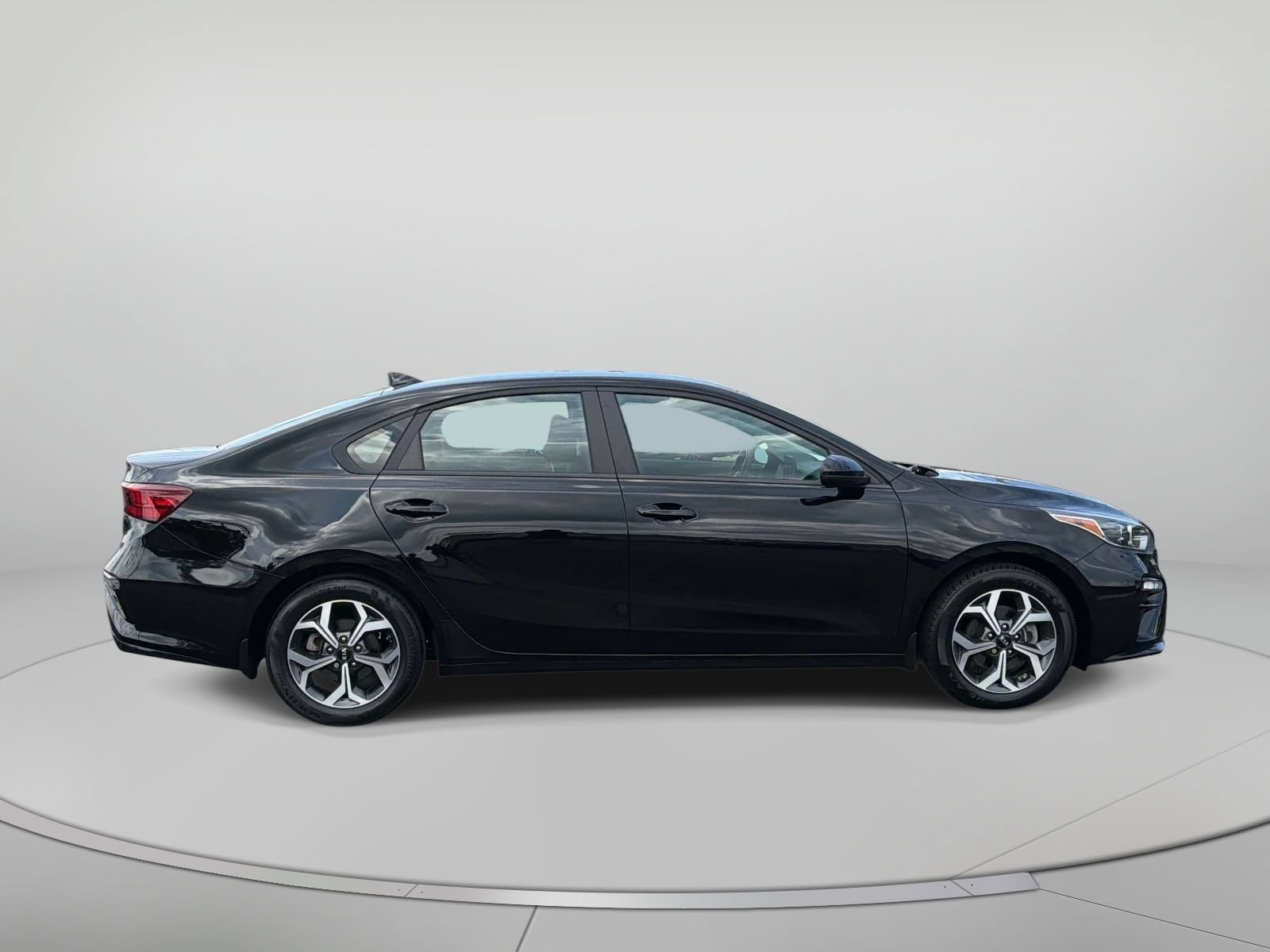Used 2021 Kia Forte LXS FWD image 2