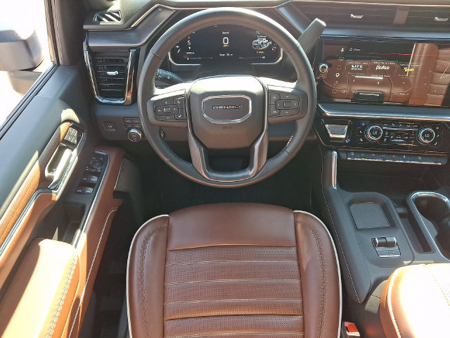 Used 2026 GMC Sierra 2500 Denali Ultimate w/ Max Trailering Package AWD/4WD image 3