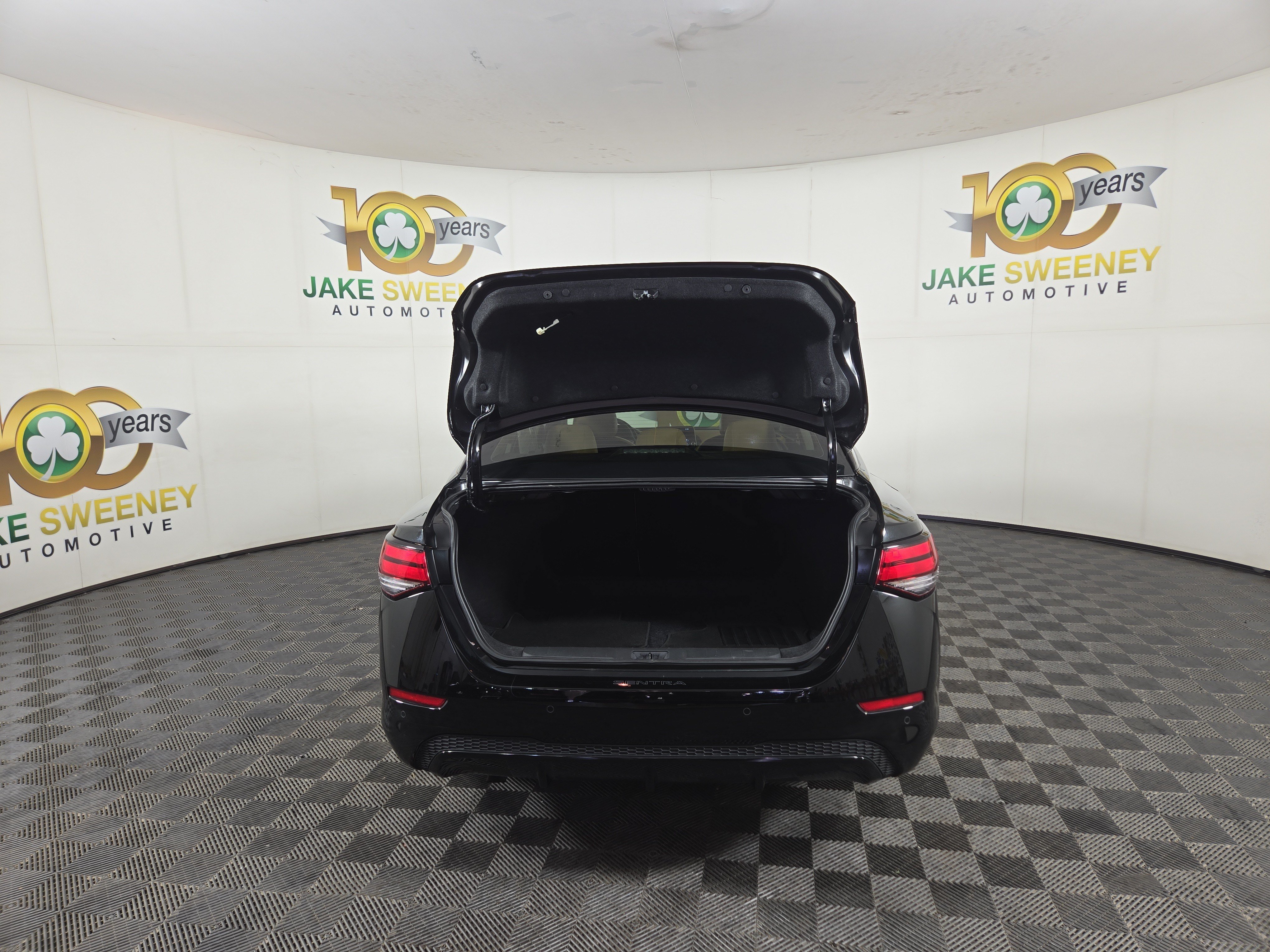 Used 2025 Nissan Sentra SV w/ SV Premium Package FWD image 32