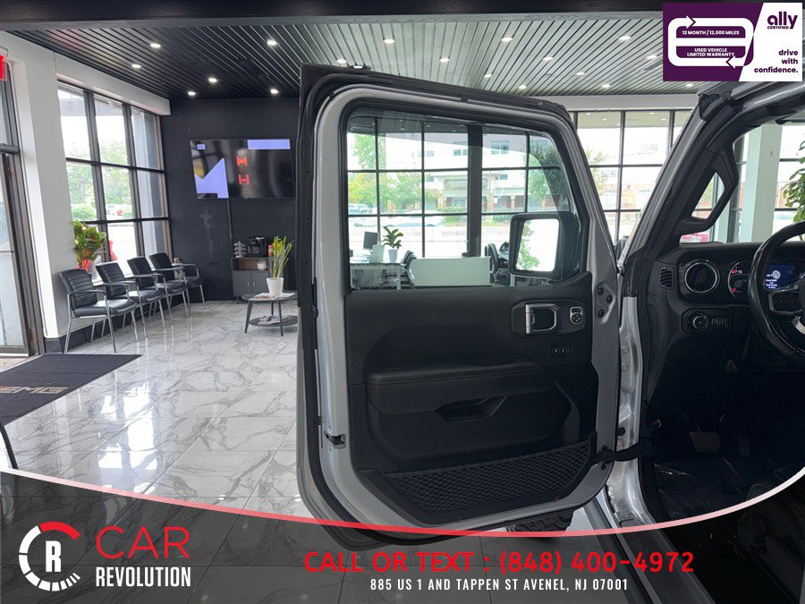 Used 2022 Jeep Wrangler Unlimited Rubicon w/ Trailer Tow Package AWD/4WD image 12