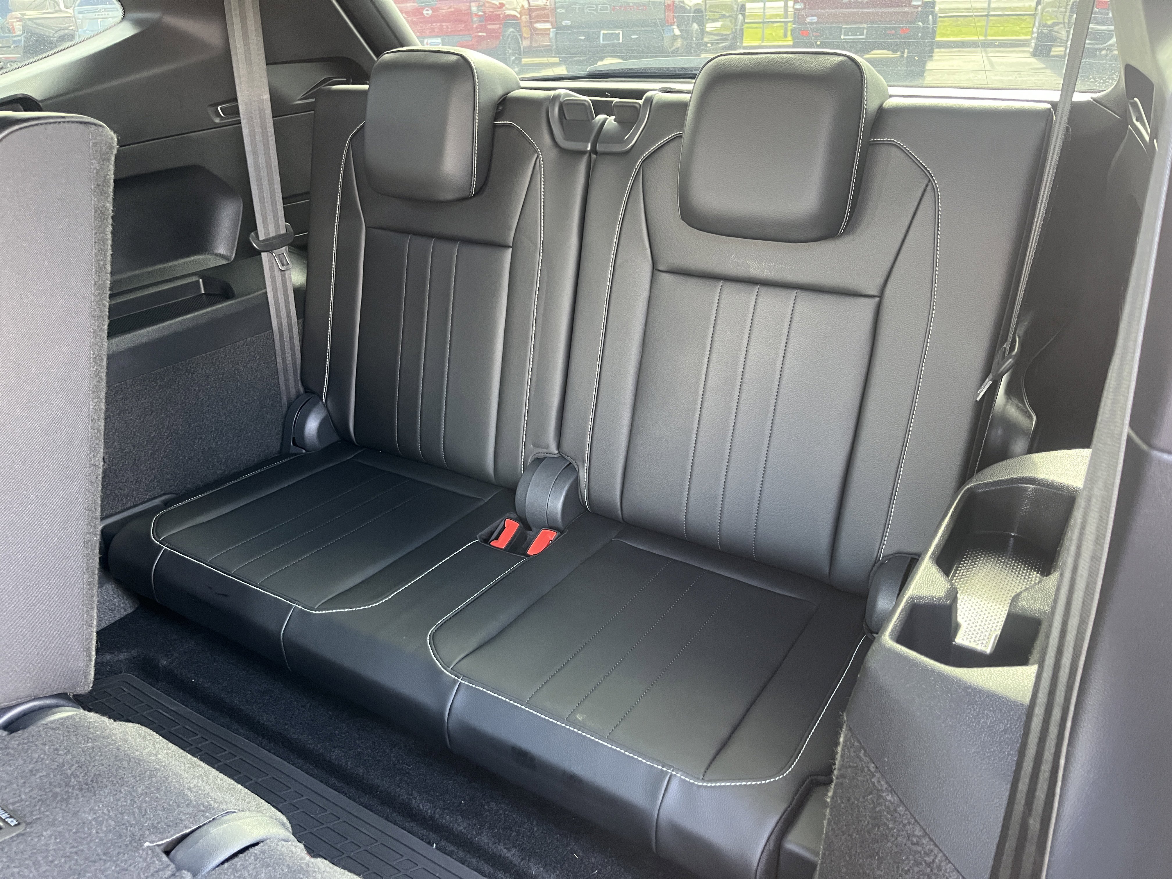 Used 2024 Volkswagen Tiguan SE R-Line image 33