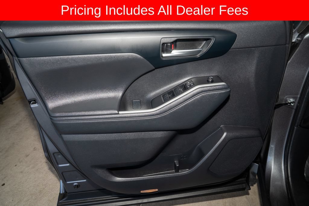 Certified 2024 Toyota Highlander XSE AWD/4WD image 12