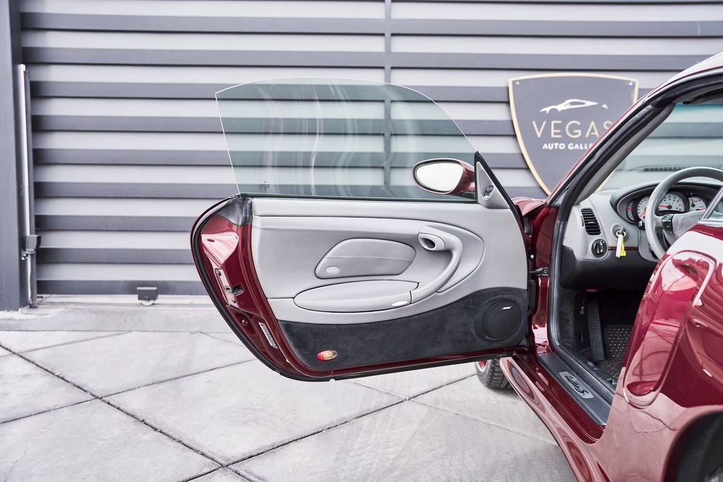 Used 2005 Porsche 911 Turbo image 29