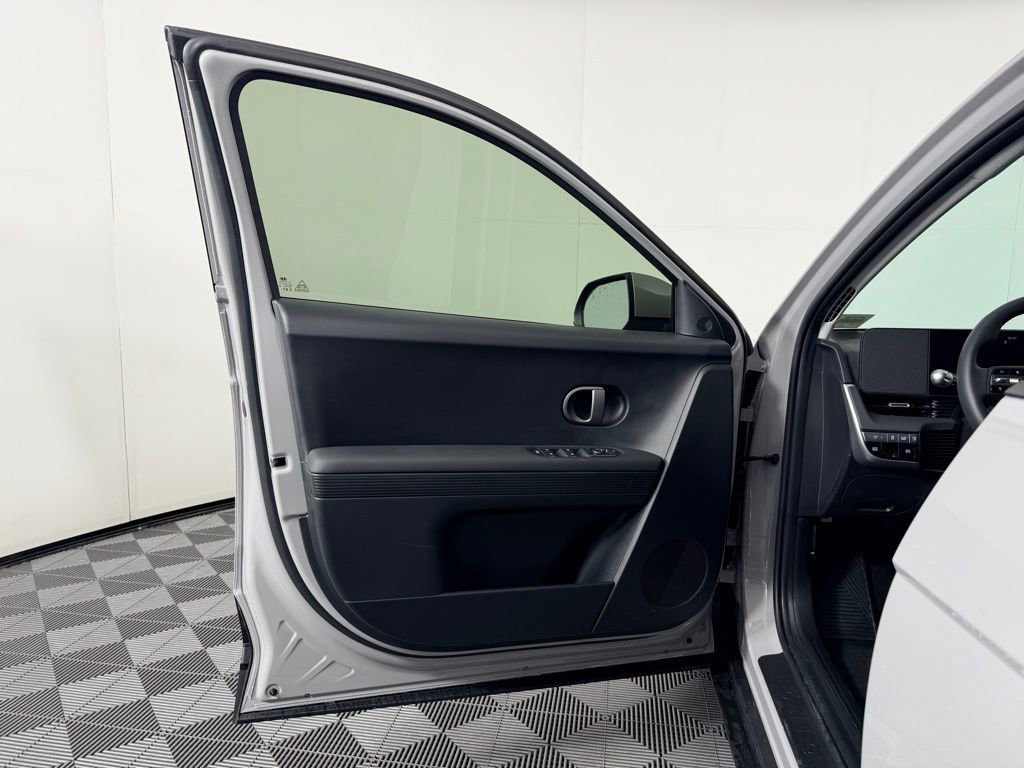 Used 2025 Hyundai Ioniq 5 SEL image 34