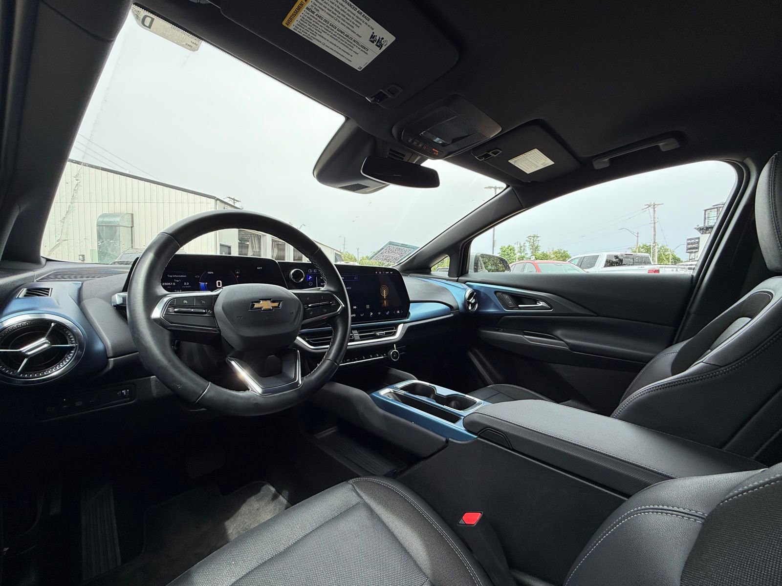 Used 2025 Chevrolet Equinox EV LT w/ Convenience Package FWD image 17