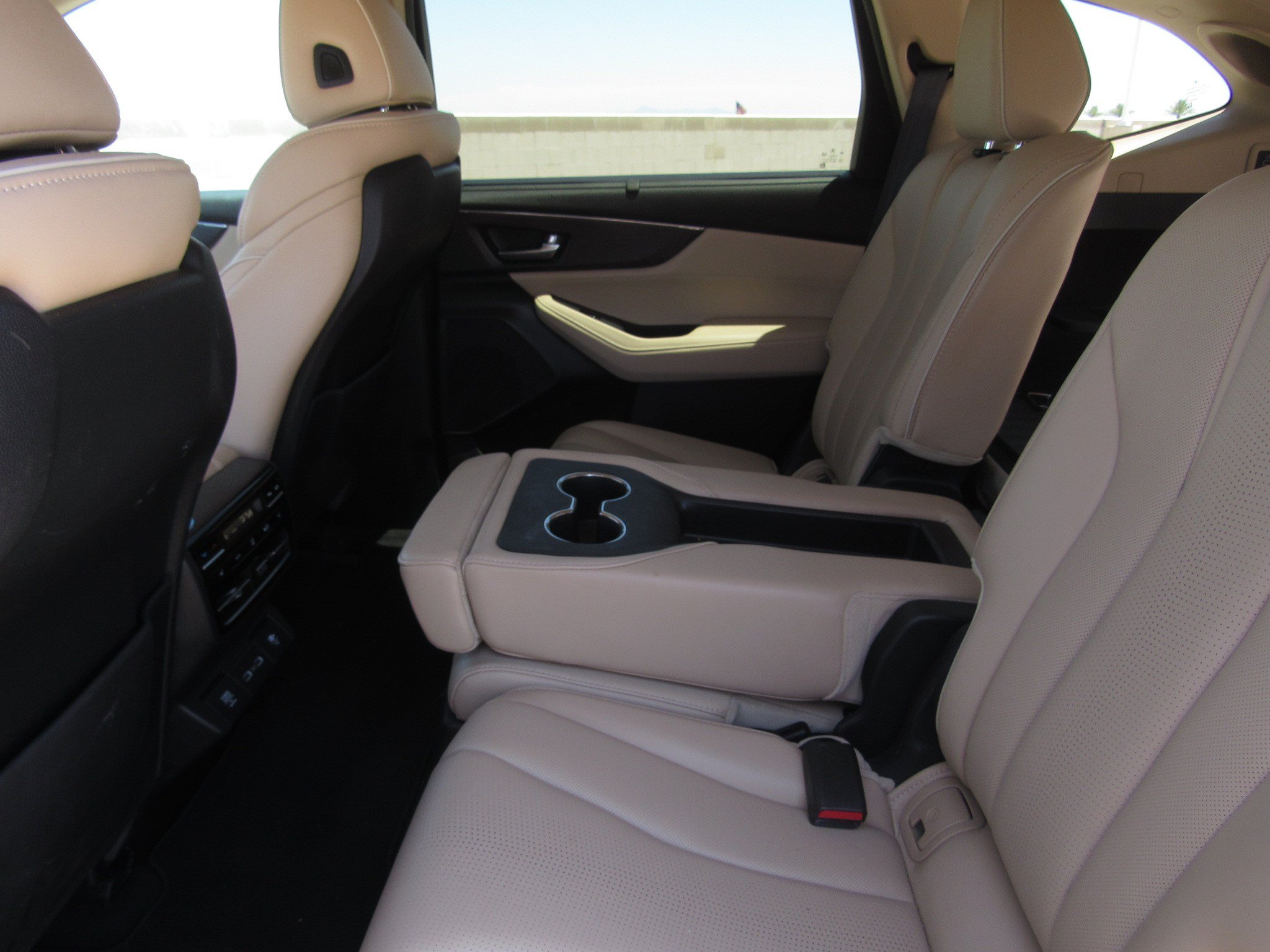 Used 2023 Acura MDX SH-AWD w/ Advance Package image 15