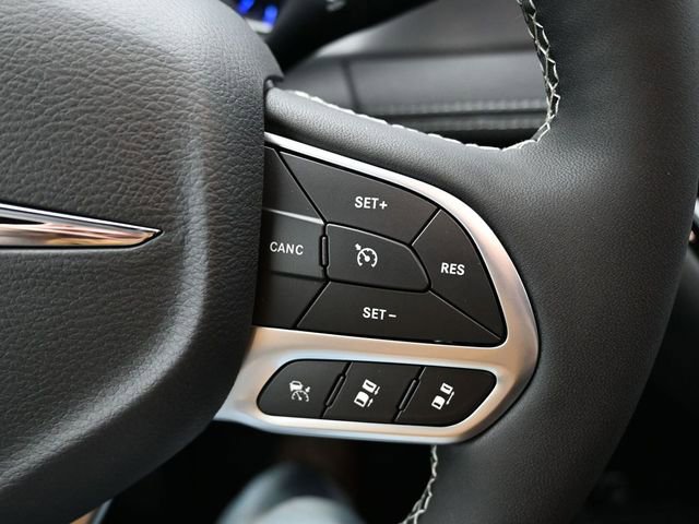 New 2026 Chrysler Pacifica Select image 18