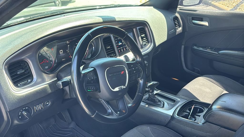 Used 2019 Dodge Charger SXT w/ Blacktop Package RWD image 23
