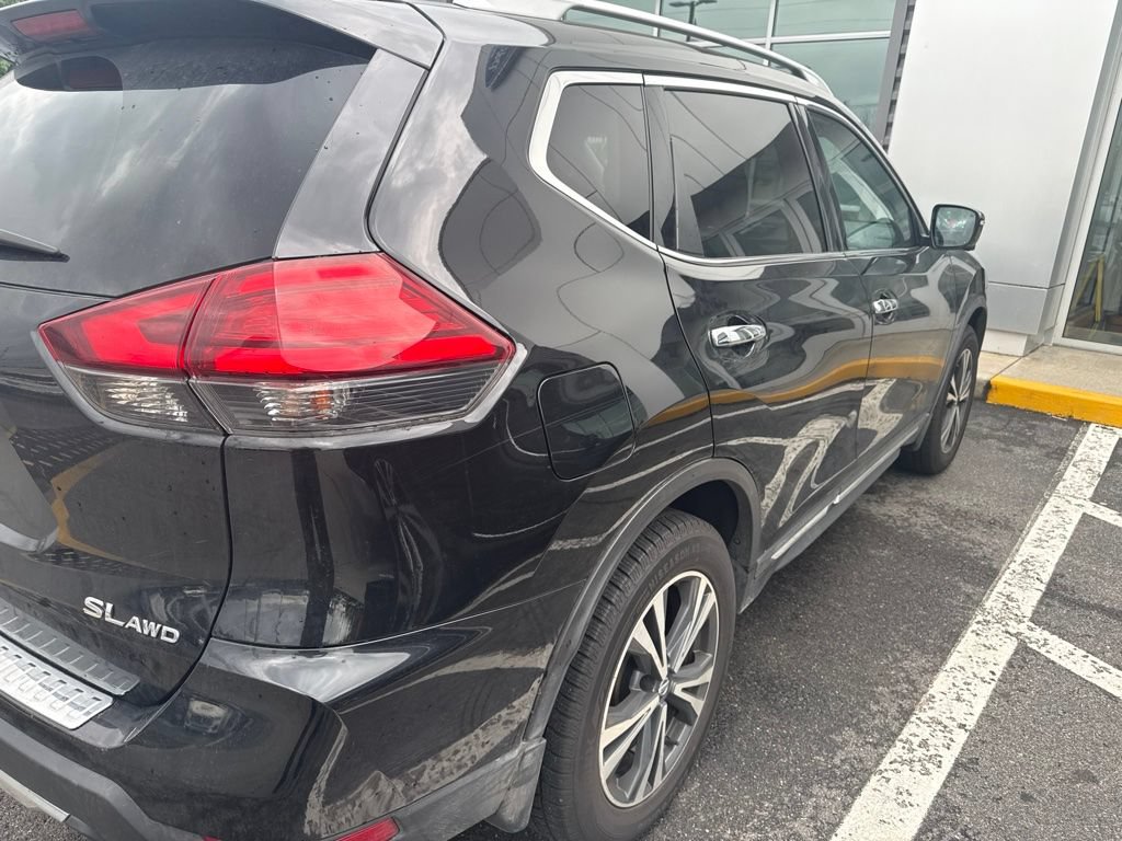 Used 2017 Nissan Rogue SL w/ SL Premium Package AWD/4WD image 5