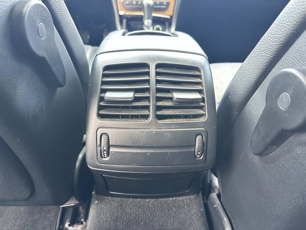 Used 2009 Mercedes-Benz E 350 4MATIC Sedan image 14