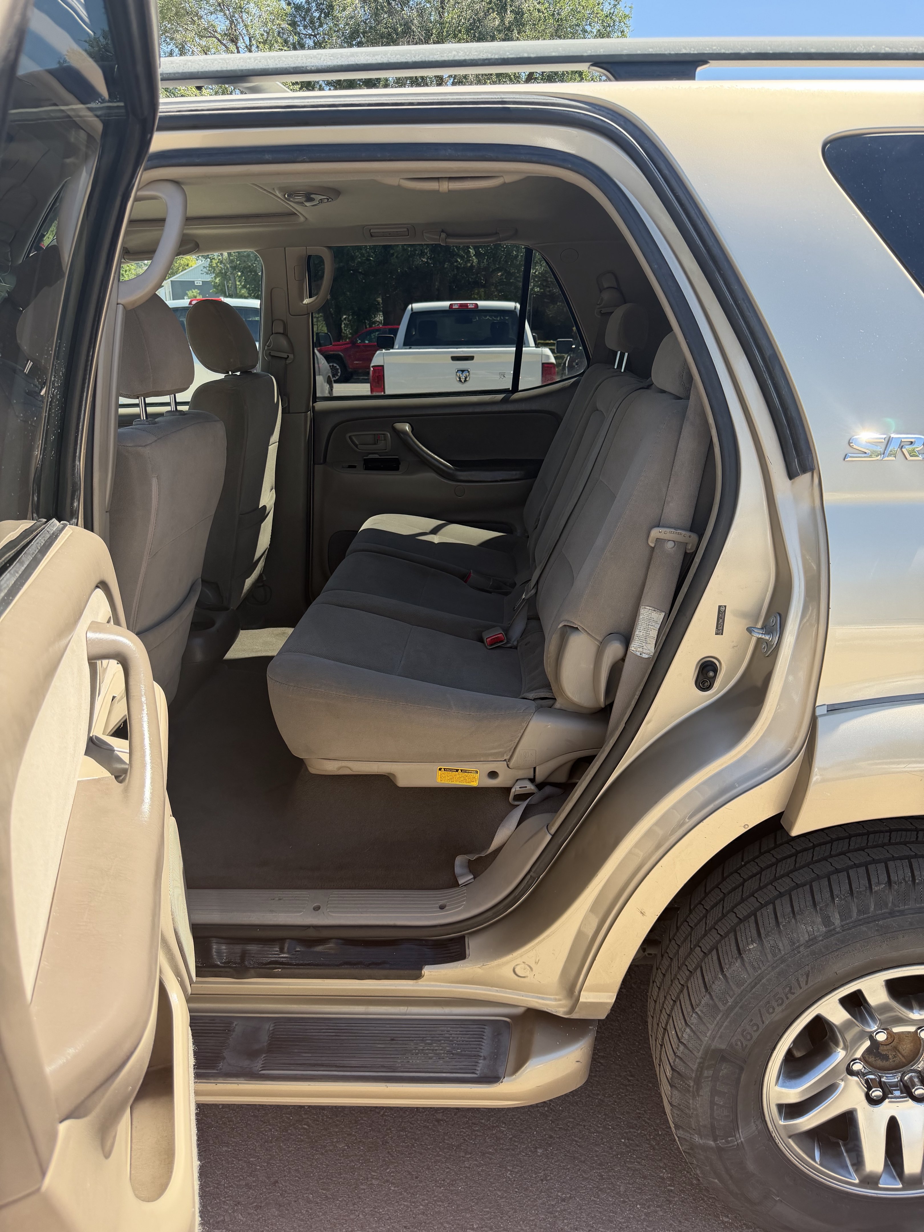 Used 2005 Toyota Sequoia SR5 RWD image 19