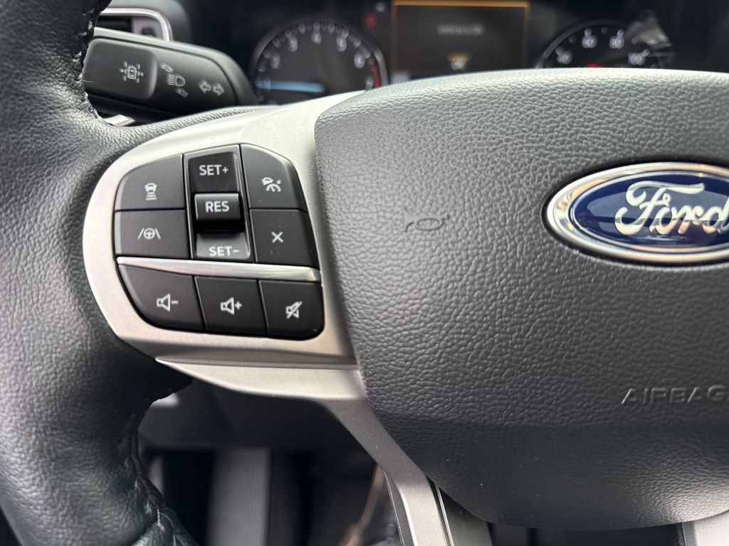 Used 2022 Ford Explorer XLT w/ Equipment Group 202A AWD/4WD image 23