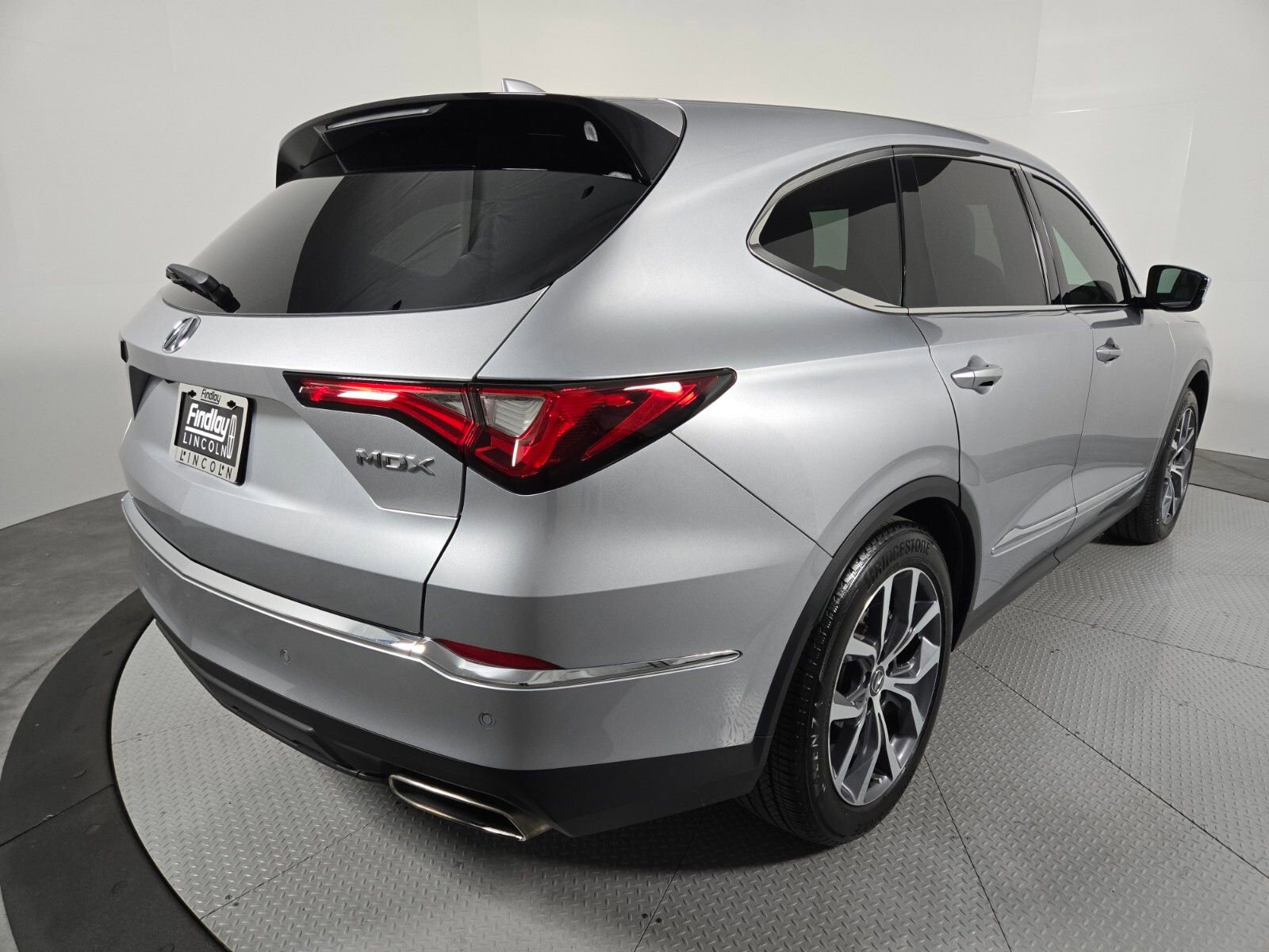 Used 2023 Acura MDX FWD w/ Technology Package image 4
