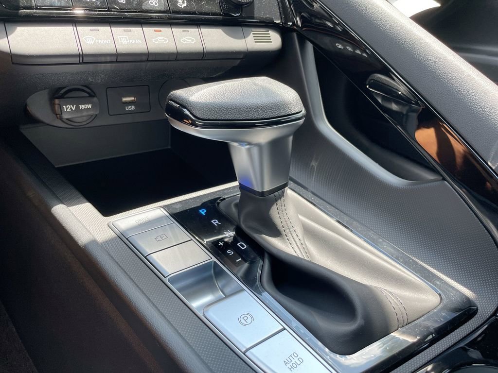 Certified 2025 Hyundai Elantra Hybrid FWD image 38
