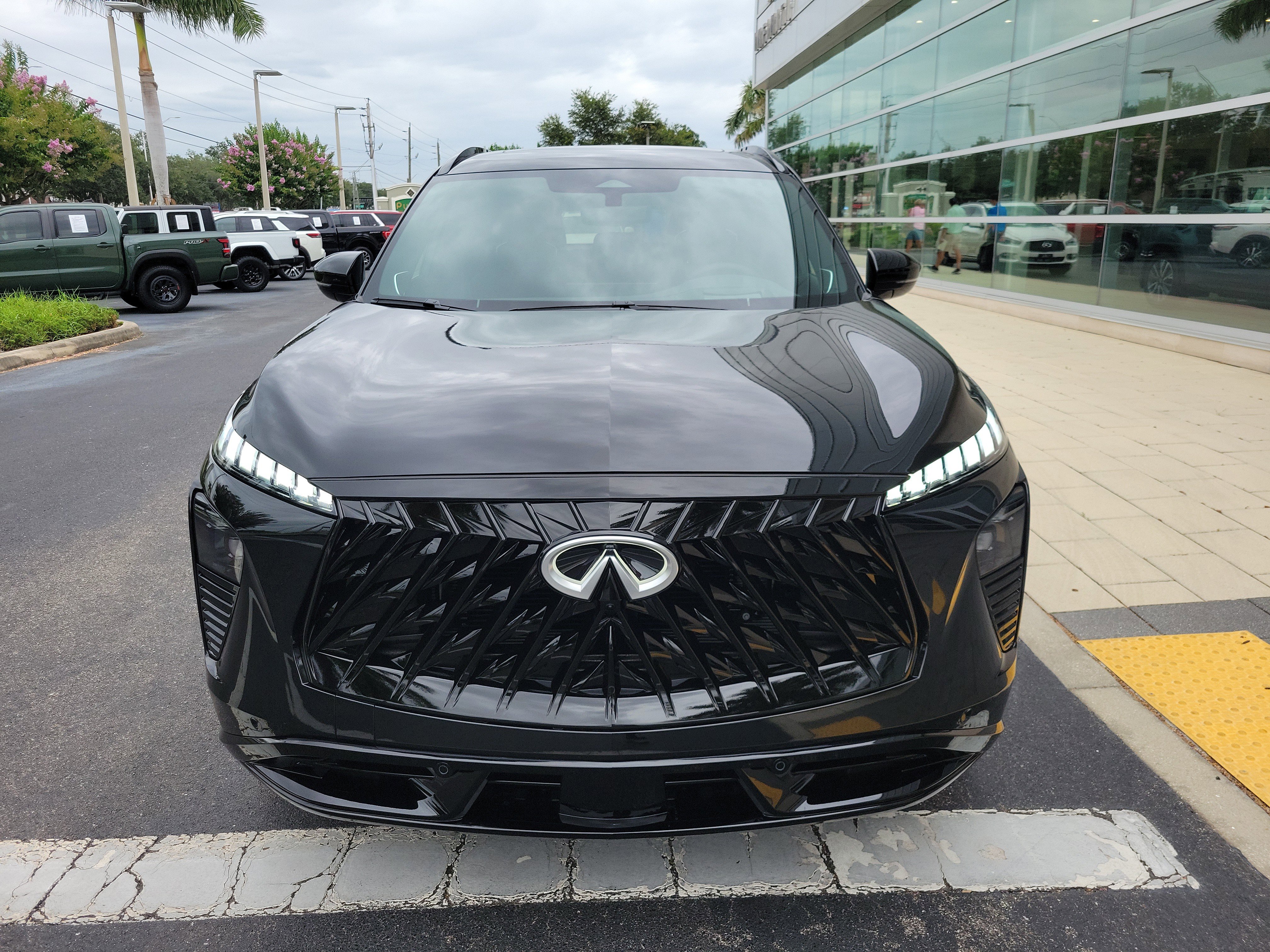 New 2027 INFINITI QX65 Autograph AWD/4WD image 2