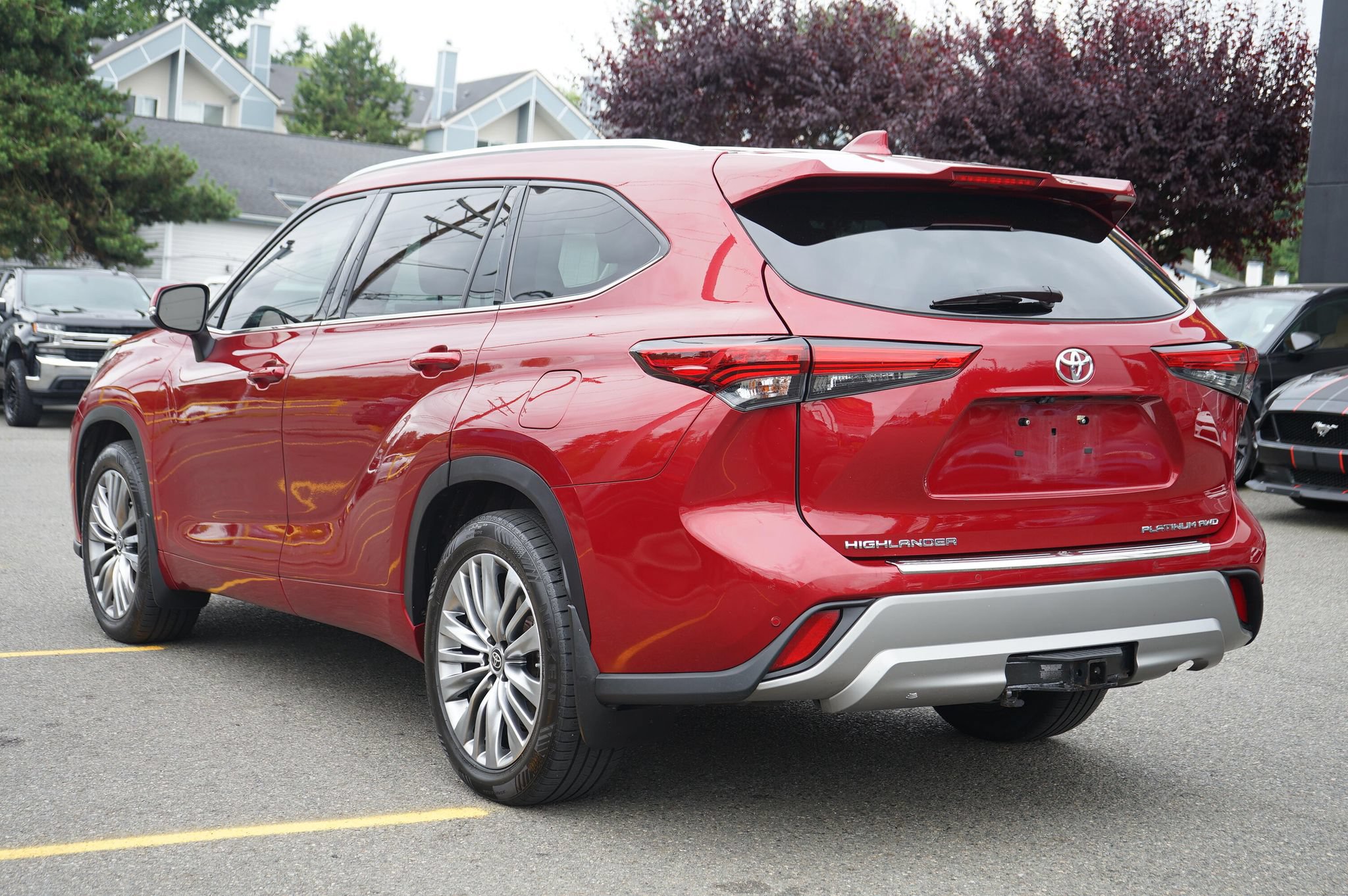 Used 2022 Toyota Highlander Platinum AWD/4WD image 3