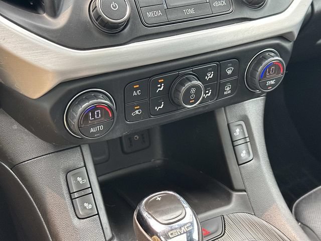 Used 2019 GMC Acadia SLT w/ Black Edition AWD/4WD image 30