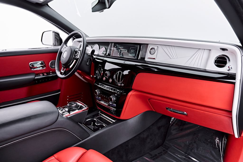 Used 2021 Rolls-Royce Phantom Sedan RWD image 58