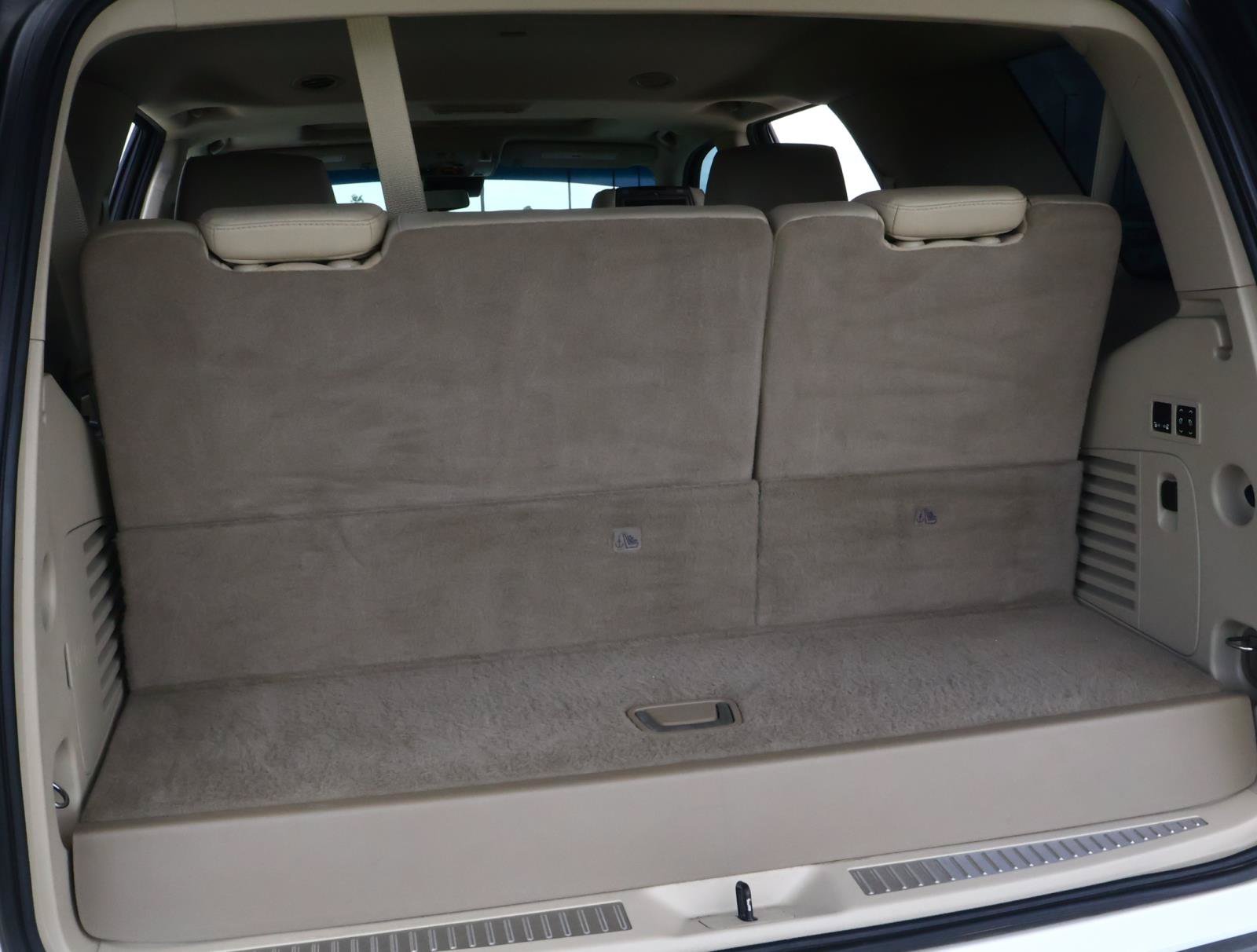 Used 2018 Cadillac Escalade Luxury RWD image 28