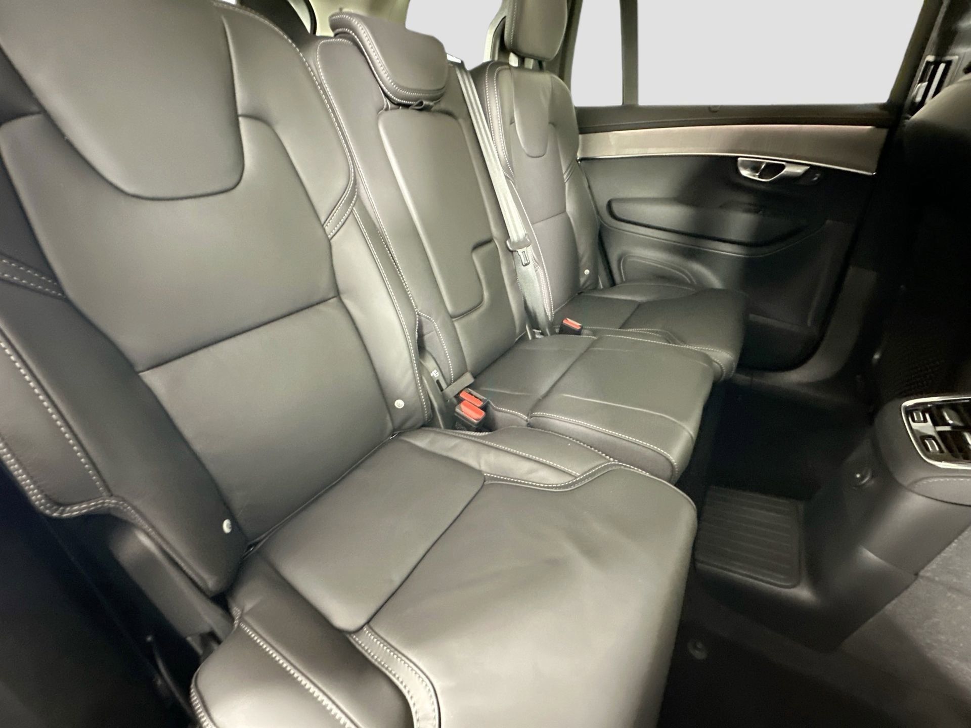 New 2026 Volvo XC90 T8 Ultra w/ Lounge Package image 29