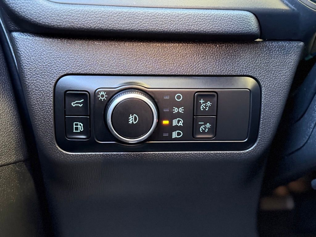 Used 2023 Ford Escape SE image 20