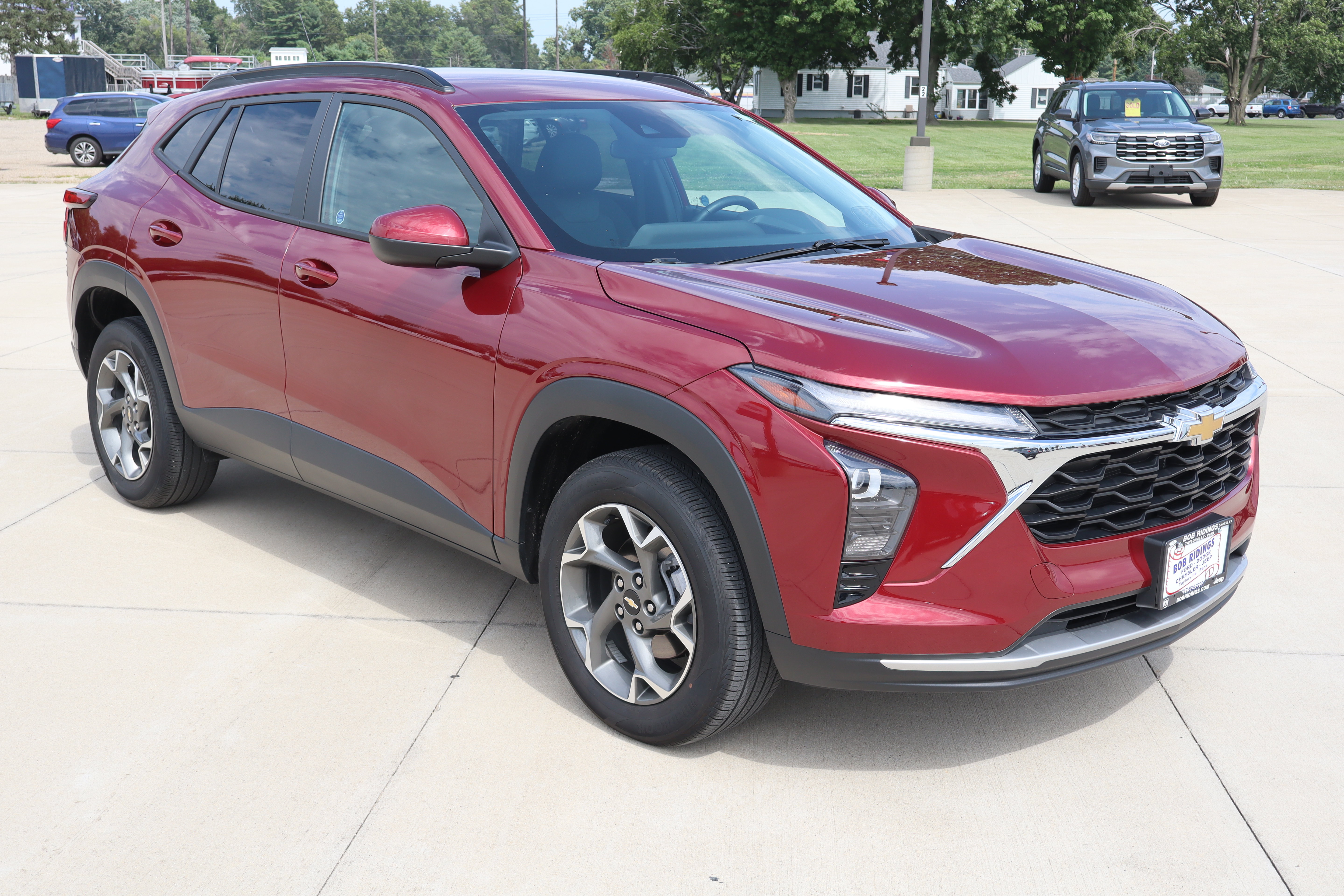 Used 2024 Chevrolet Trax LT w/ Driver Confidence Package FWD image 3