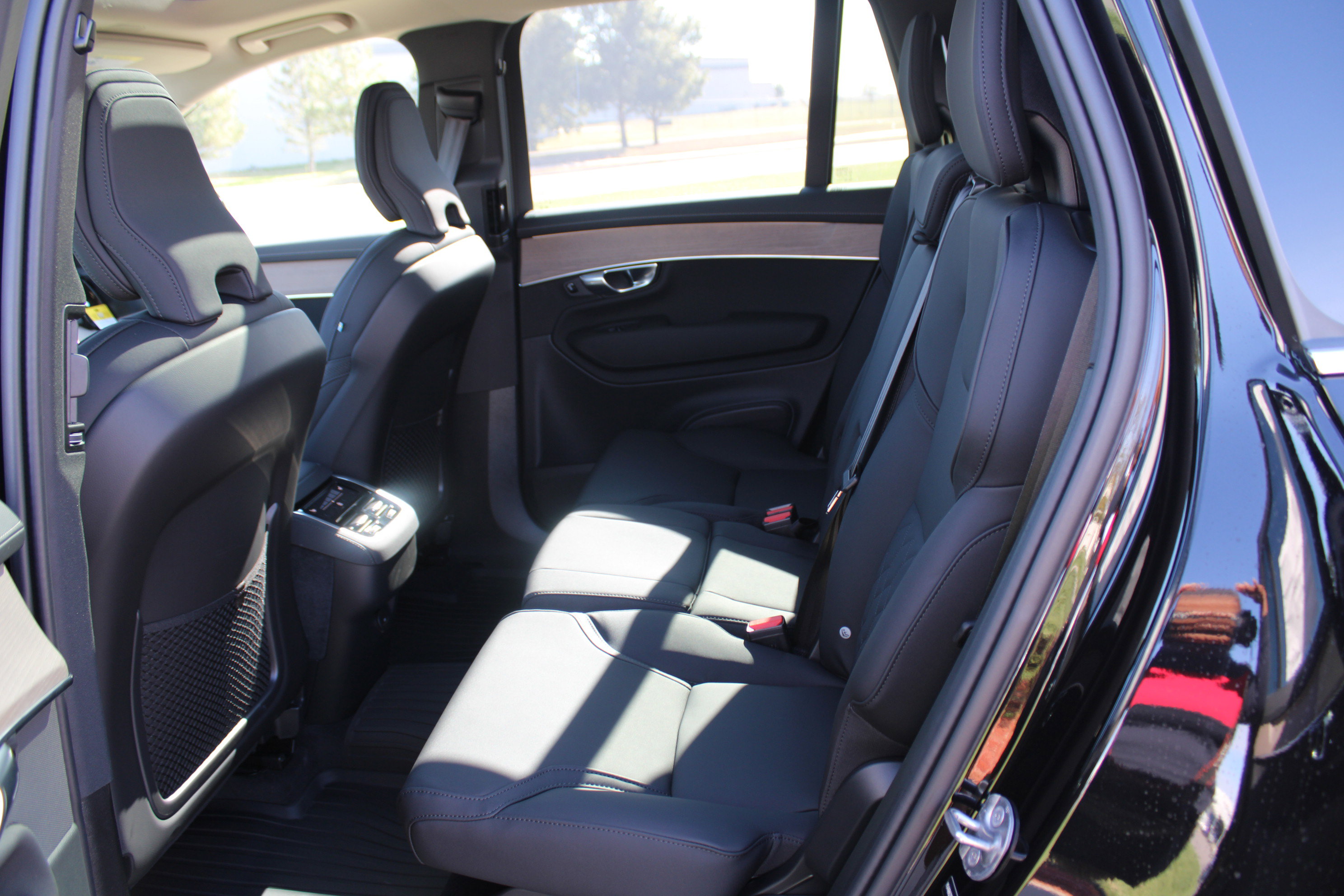 New 2026 Volvo XC90 B6 Plus w/ Protection Package Premier AWD/4WD image 35