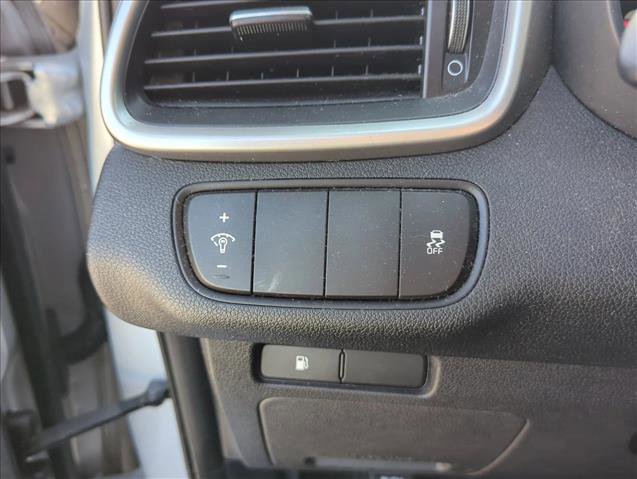 Used 2017 Kia Sorento LX w/ LX Convenience Package image 12