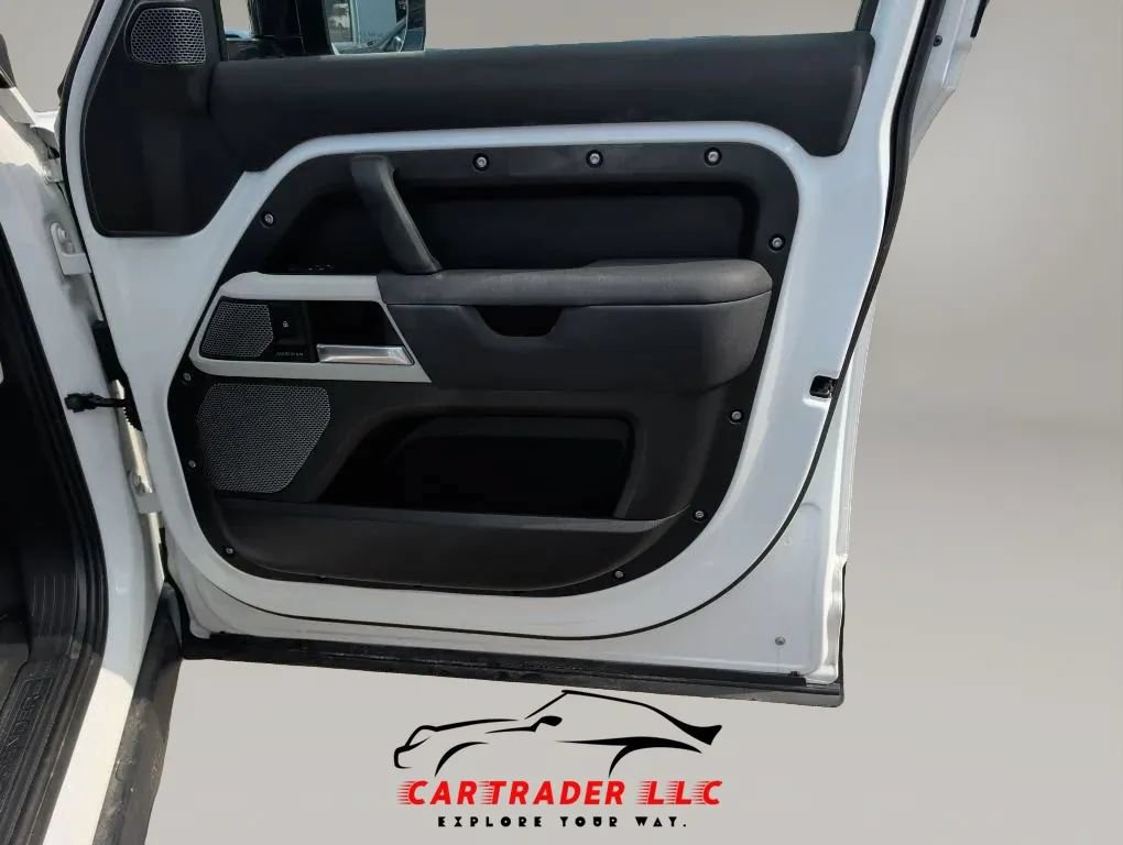 Used 2021 Land Rover Defender 110 SE AWD/4WD image 17