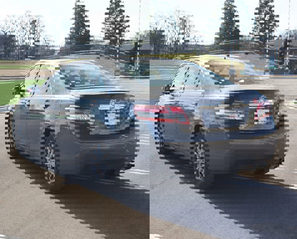 Used 2011 Toyota Camry XLE image 12