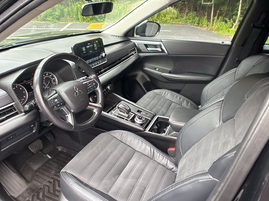 Used 2023 Mitsubishi Outlander SE AWD/4WD image 9