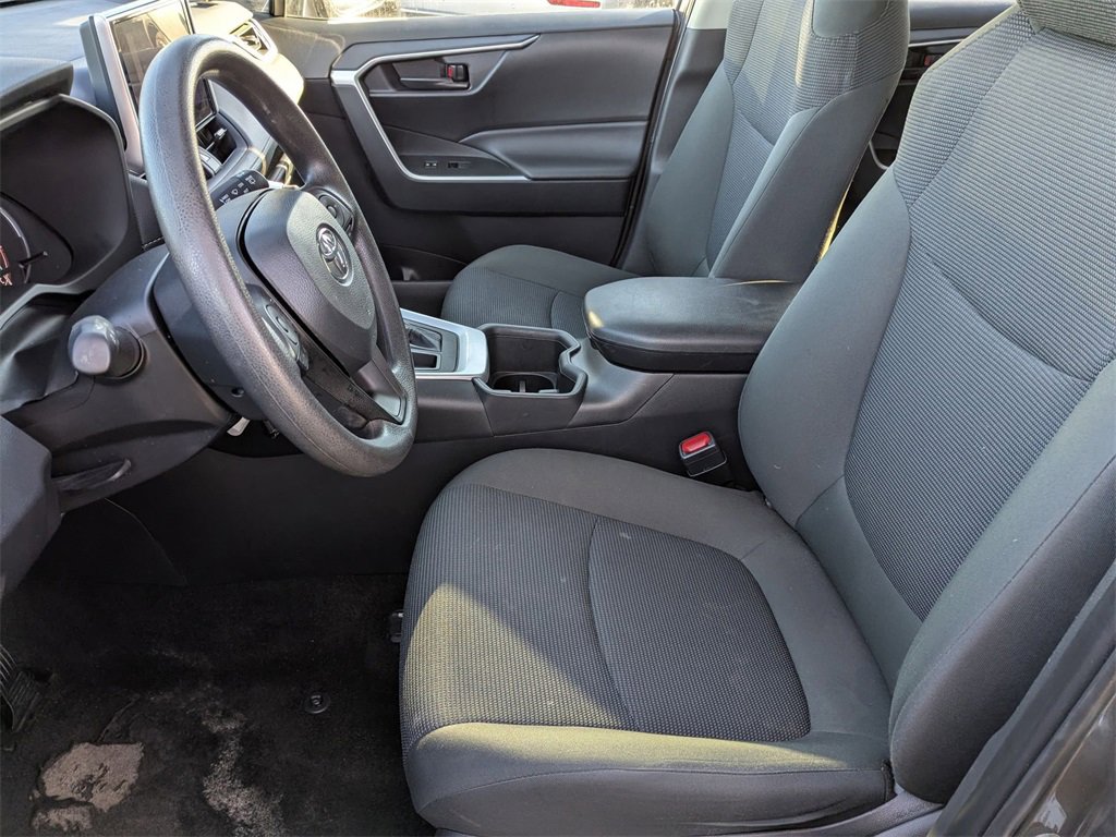 Used 2024 Toyota RAV4 LE image 17
