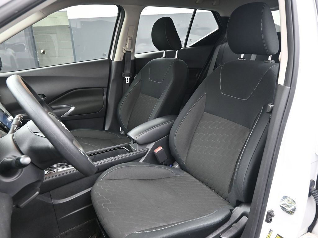 Used 2024 Nissan Kicks SV image 13