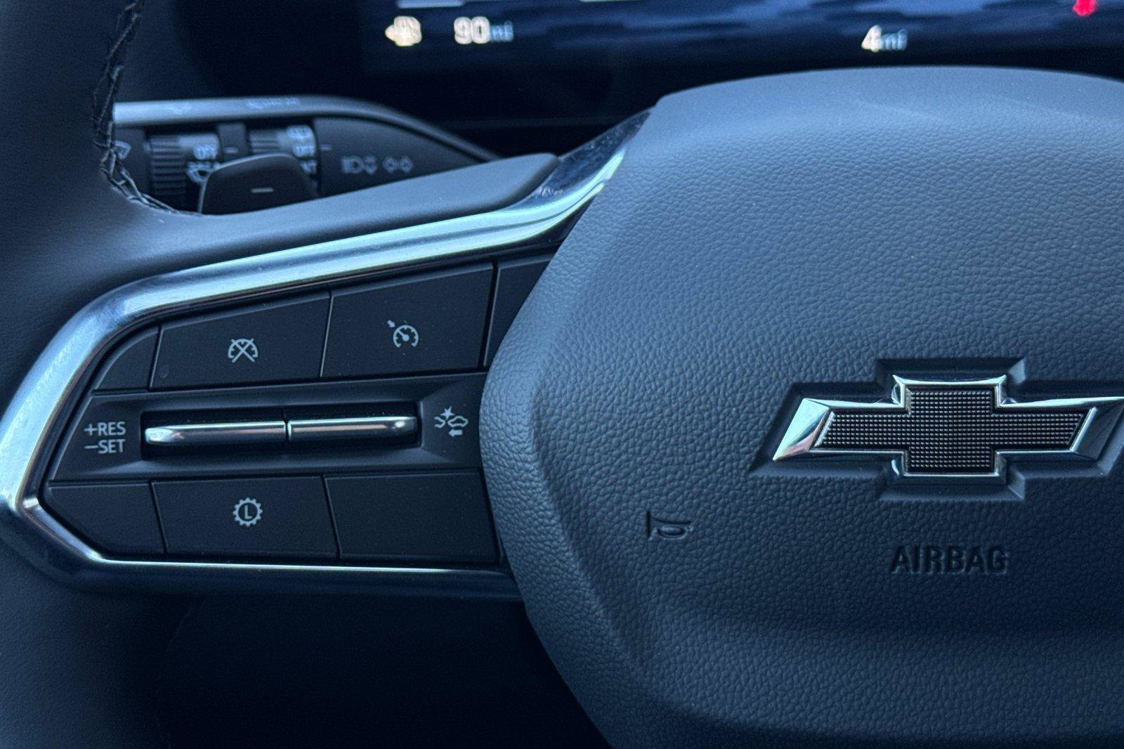 New 2026 Chevrolet Equinox LT w/ Midnight Edition FWD image 31