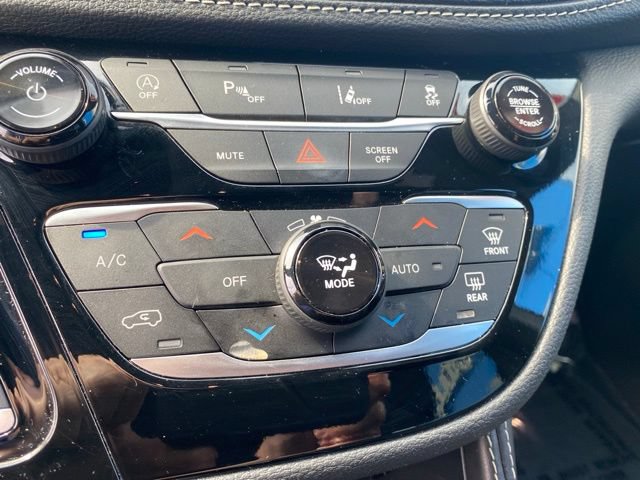 Used 2025 Chrysler Pacifica Limited FWD image 30
