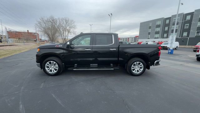 Used 2025 Chevrolet Silverado 1500 LTZ image 5