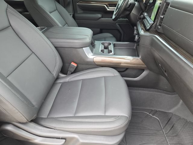 Used 2026 Chevrolet Silverado 3500 LT w/ Safety Package AWD/4WD image 15