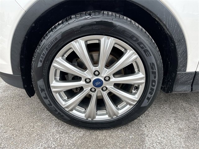 Used 2017 Ford Escape Titanium image 10