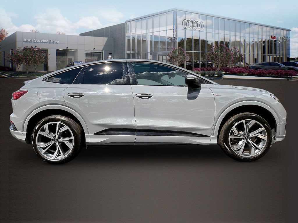 Used 2024 Audi Q4 e-tron Premium Plus w/ Premium Plus AWD/4WD image 8