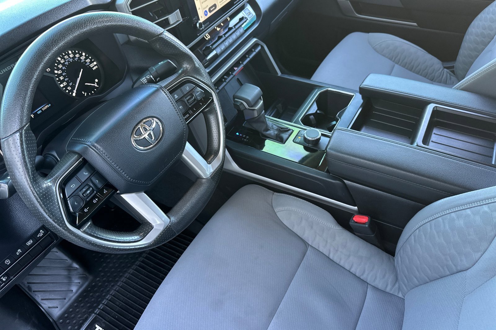 Used 2022 Toyota Tundra SR5 w/ Convenience Package image 12