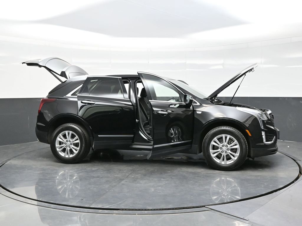 Certified 2025 Cadillac XT5 Luxury w/ LPO, Floor Liner Package AWD/4WD image 47