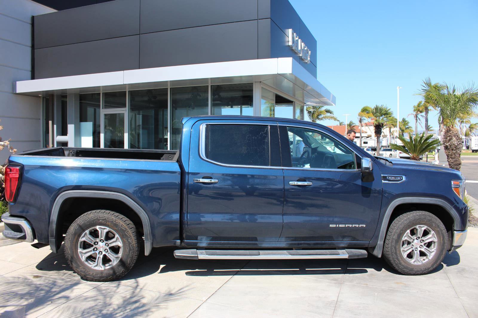 Used 2020 GMC Sierra 1500 SLT w/ SLT Convenience Package image 10